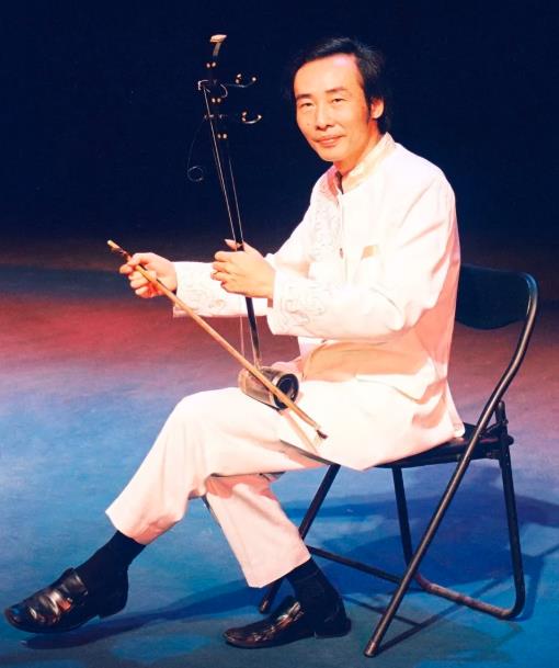 郭粦书